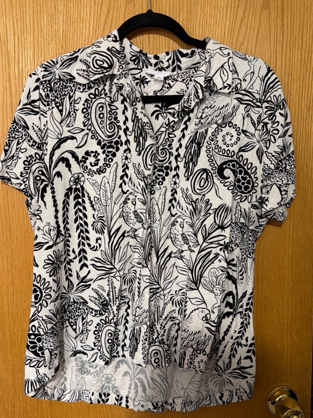 Women’s Black & White Botanical Print Short-Sleeve Shirt